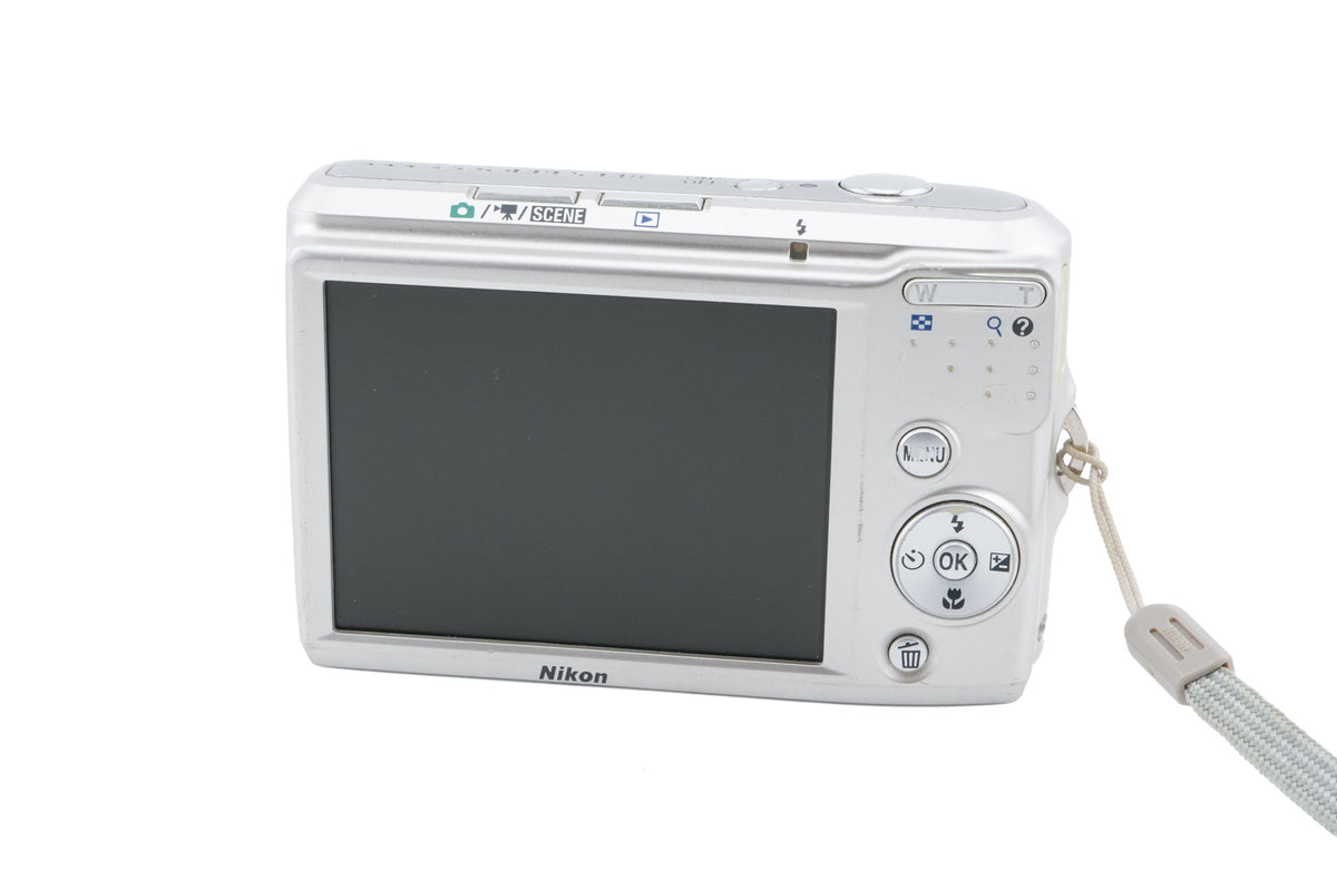 Nikon Coolpix L18