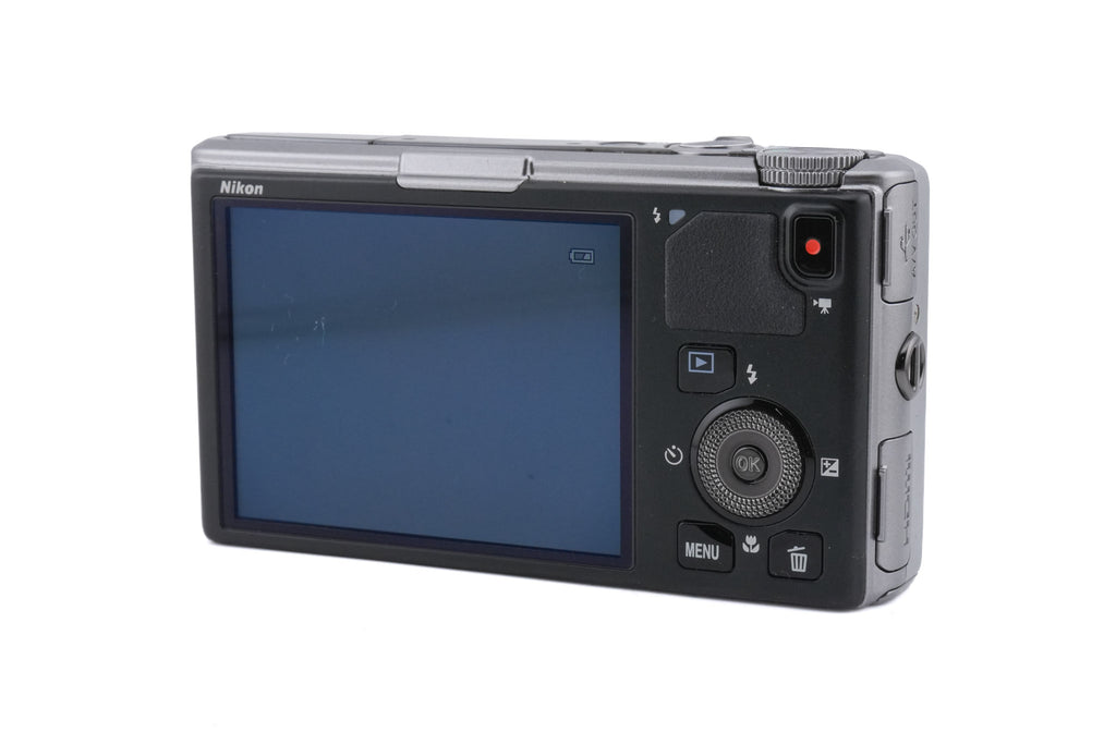 Nikon Coolpix S9500