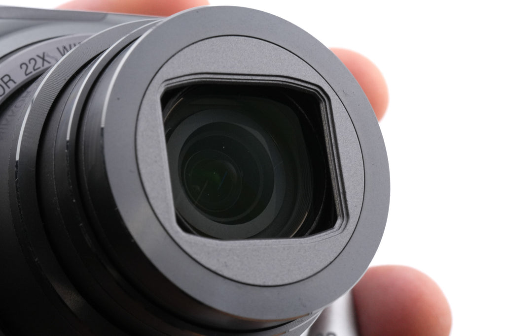 Nikon Coolpix S9500