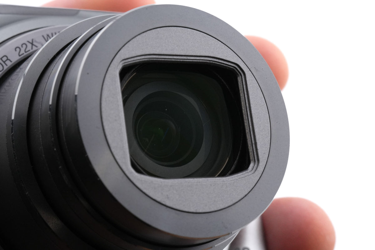 Nikon Coolpix S9500