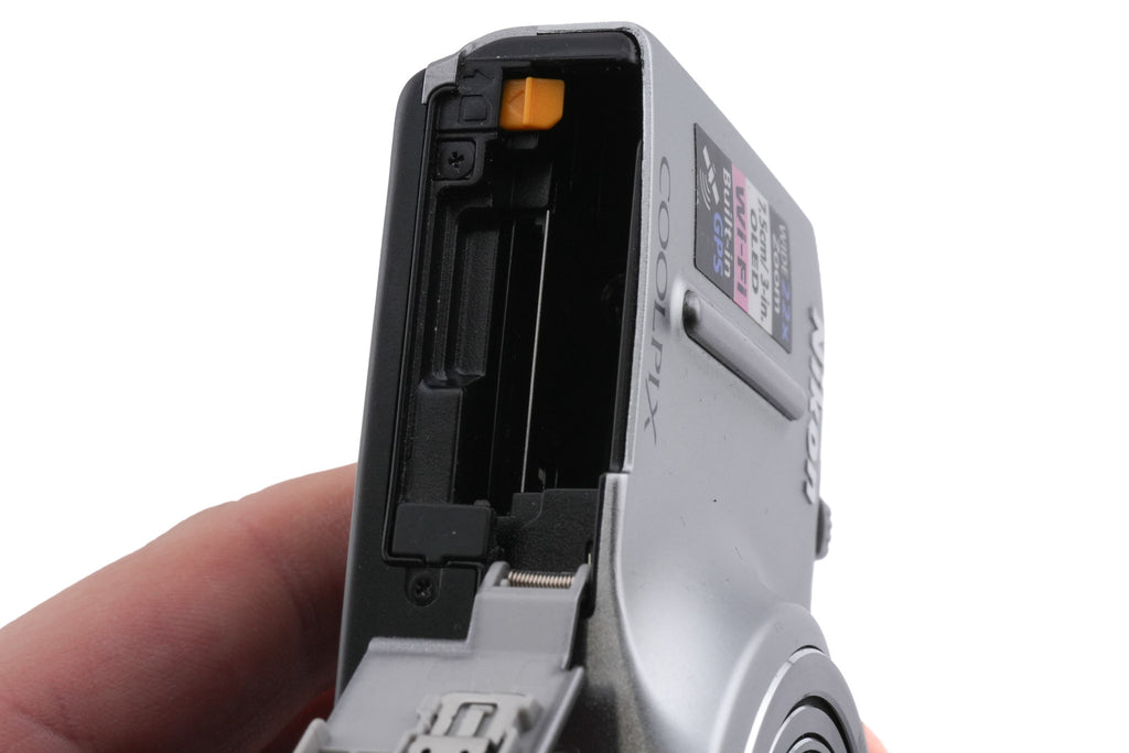 Nikon Coolpix S9500