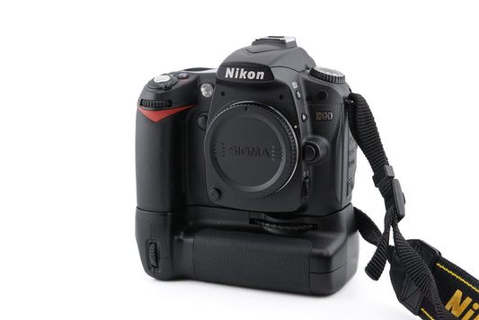 Nikon D90 + Battery Grip BP-D80N