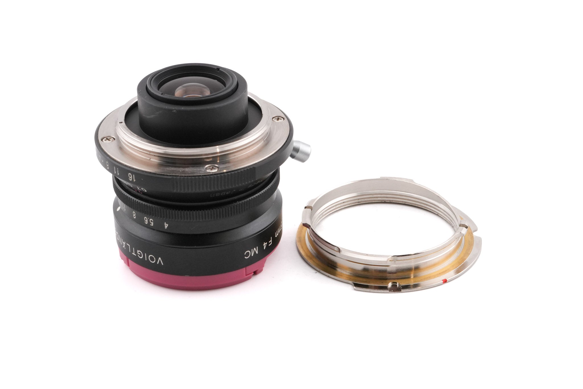 Voigtlander Snapshot-Skopar 25mm F4　L39 Voigtlander 25mm Snapshot Skopar Review - by Eddy Lambert