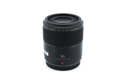 Panasonic 30mm f2.8 G Macro ASPH. Mega O.I.S.