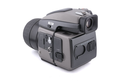 Hasselblad H2 + HM 16-32 Film Magazine + 80mm f2.8 HC + HV 90x Viewfinder