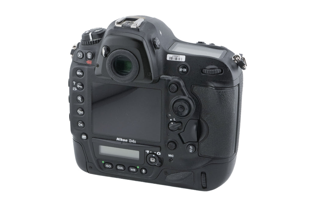 Nikon D4S