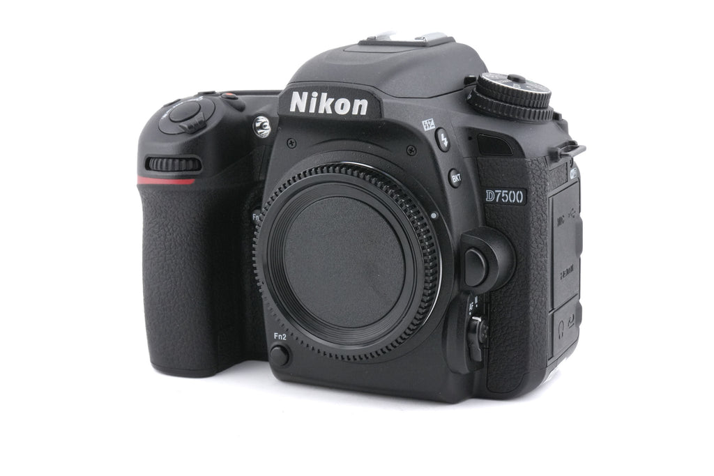 Nikon D7500