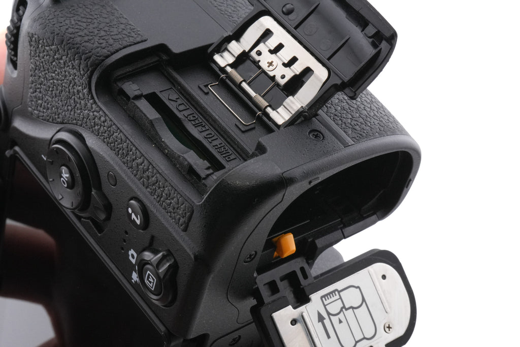 Nikon D7500