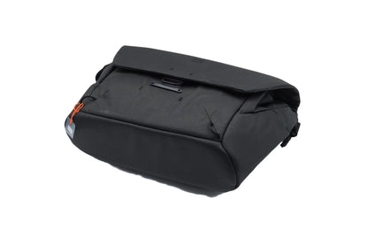 Peak Design Everyday Messenger 13L