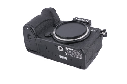 Panasonic Lumix DC-S5