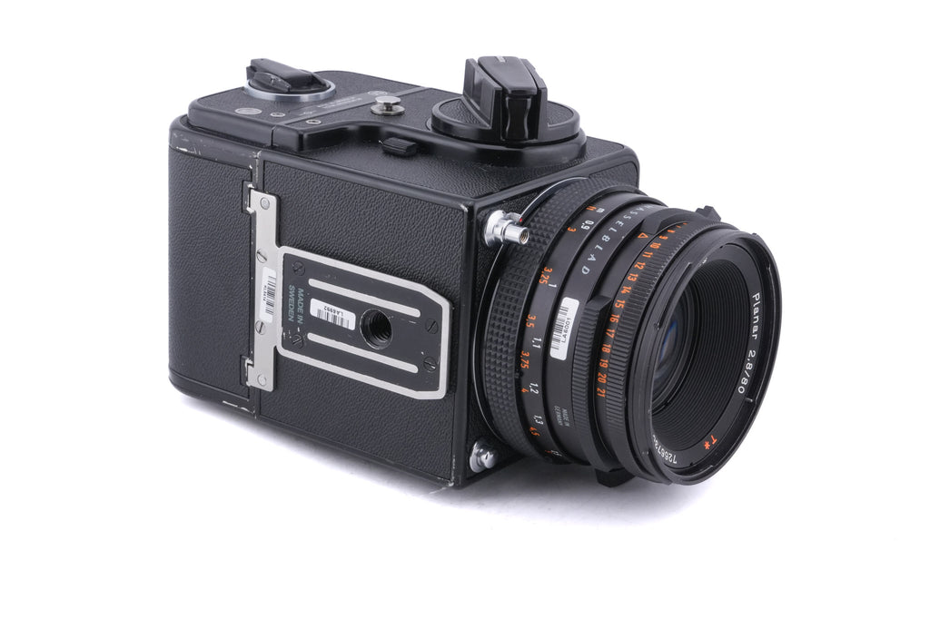 Hasselblad 500C/M (Black, 10170) + 80mm f2.8 Planar T* CF (20029) + Waist Level Finder (New / Black, 42323) + A12 Film Magazine (Black, 30147) + Standard Focusing Screen (42161)