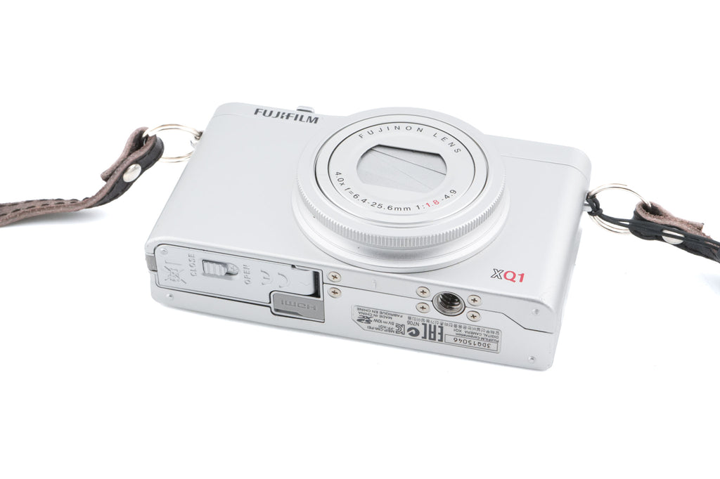 Fujifilm XQ1