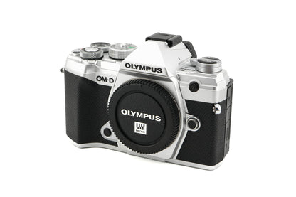 Olympus OM-D E-M5 Mark III + FL-LM3 Flash