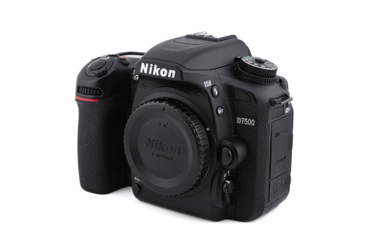 Nikon D7500