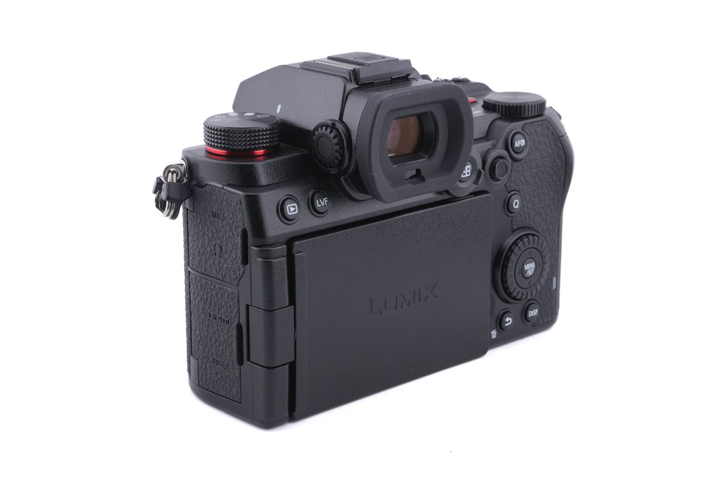 Panasonic Lumix DC-S5