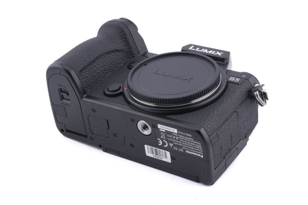 Panasonic Lumix DC-S5