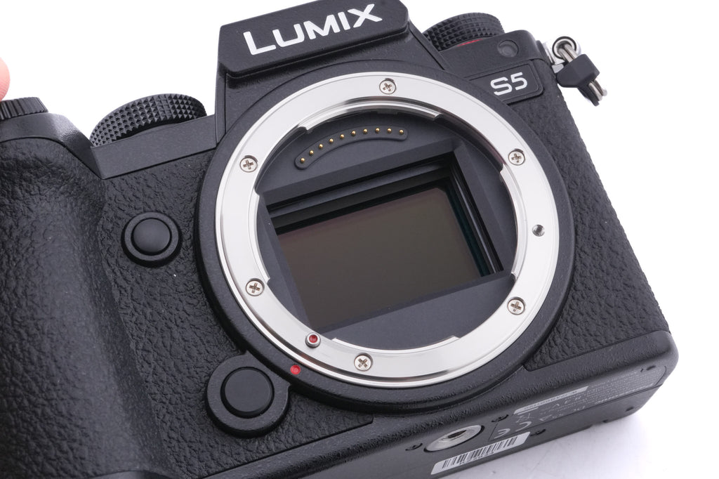 Panasonic Lumix DC-S5