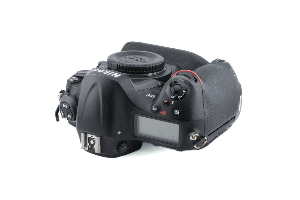 Nikon D4