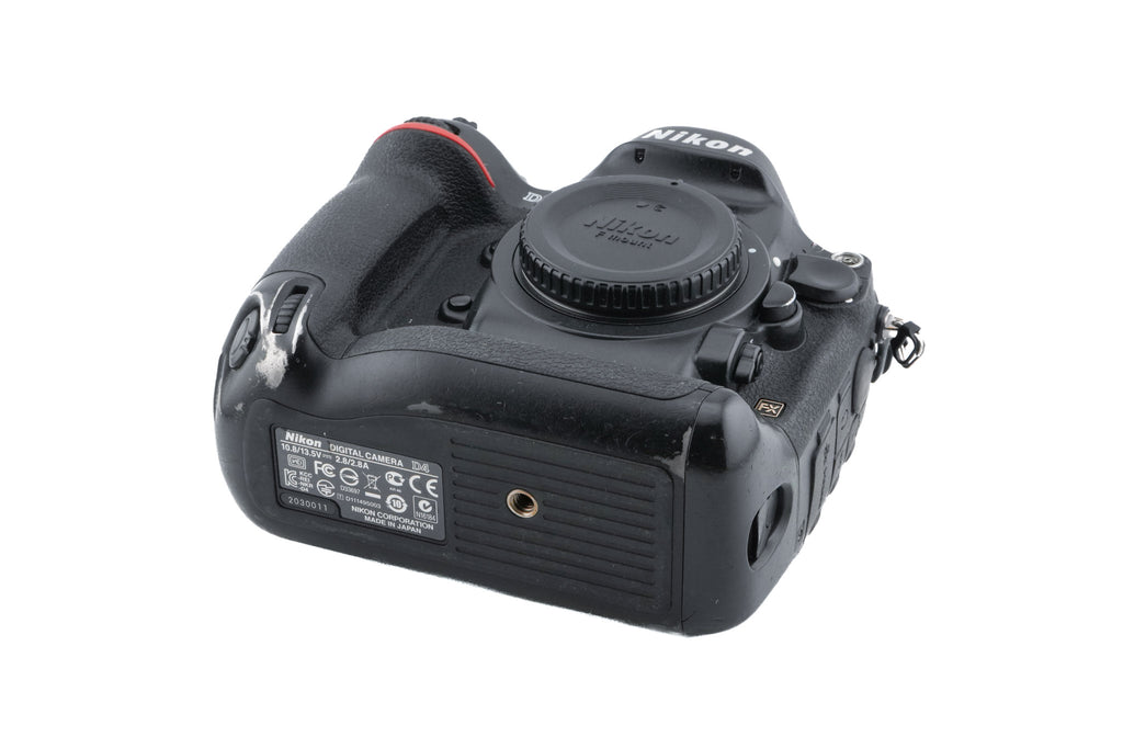 Nikon D4