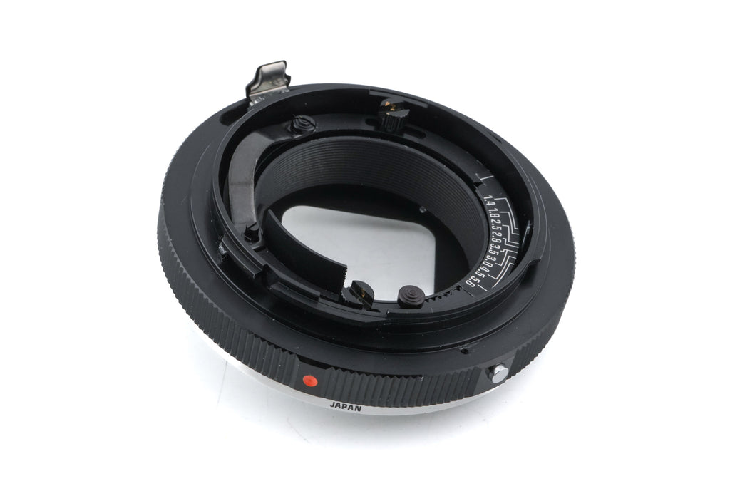 Tamron Adaptall 2 - Konica AR Adapter