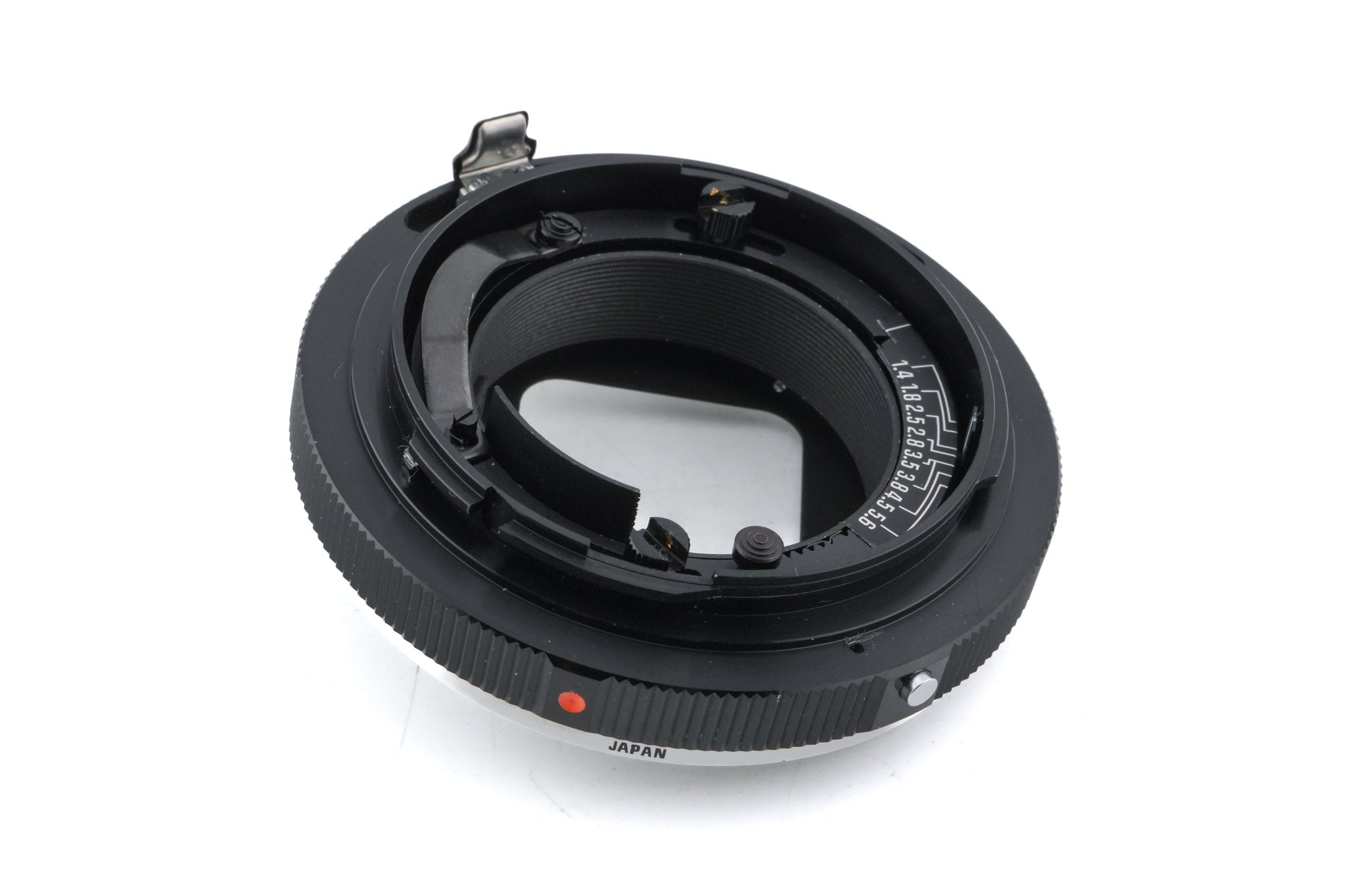 Tamron Adaptall 2 - Konica AR Adapter