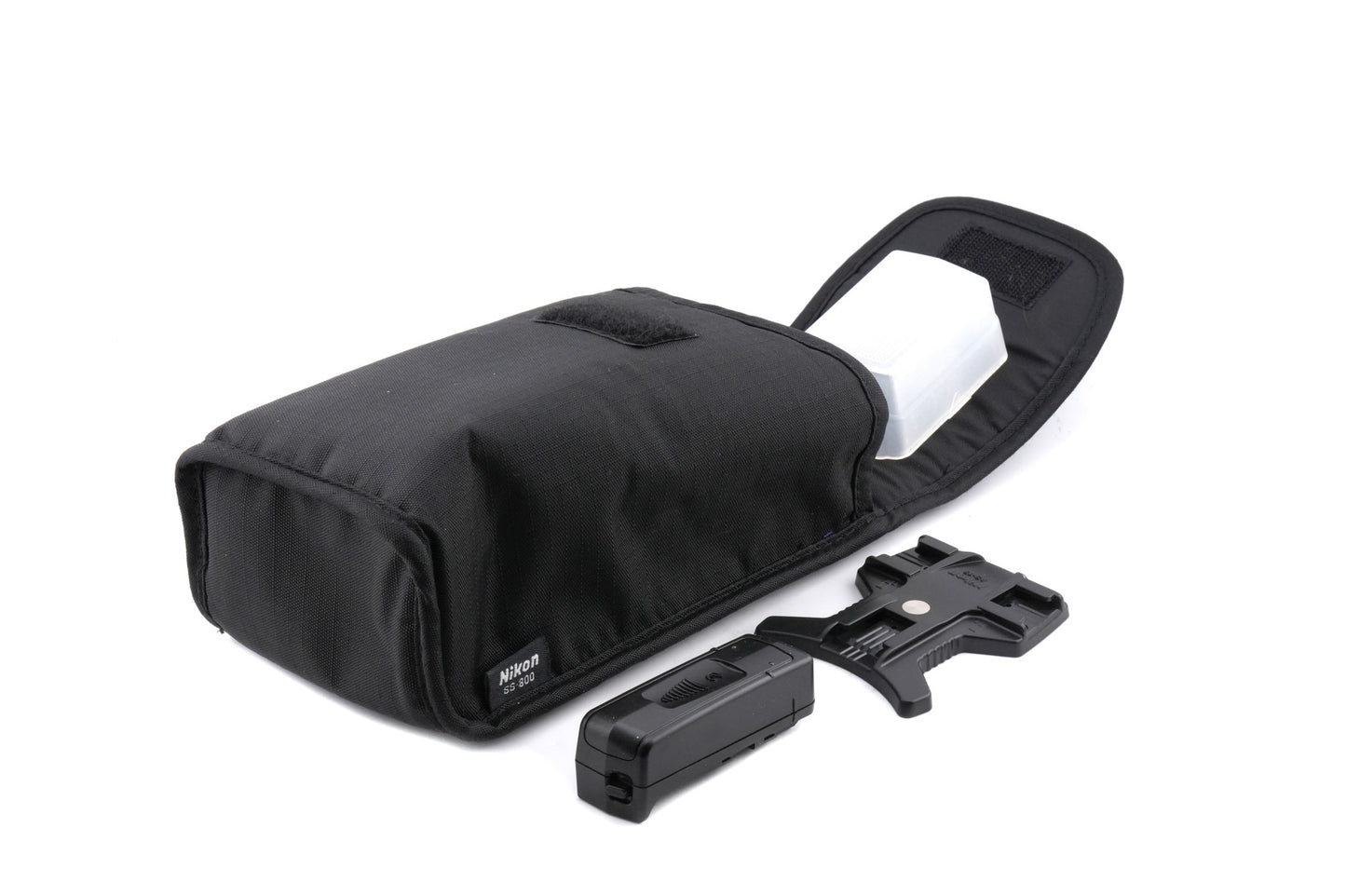 Nikon SB-800 Speedlight + SD-800 Quick Recycling Battery Pack