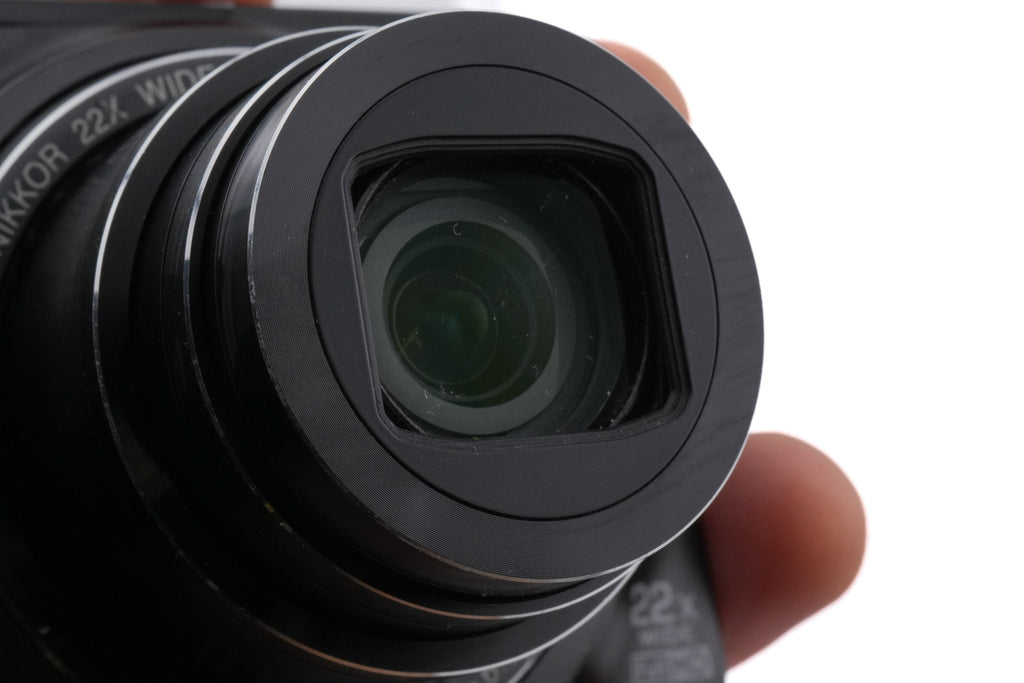 Nikon Coolpix S9500