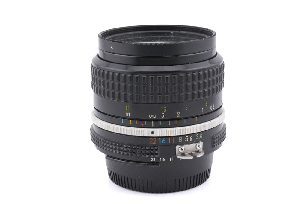Nikon 28mm f3.5 Nikkor AI