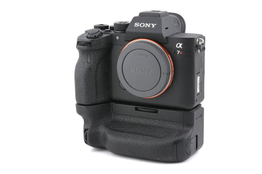 Sony A7R IV + VG-C4EM Vertical Grip