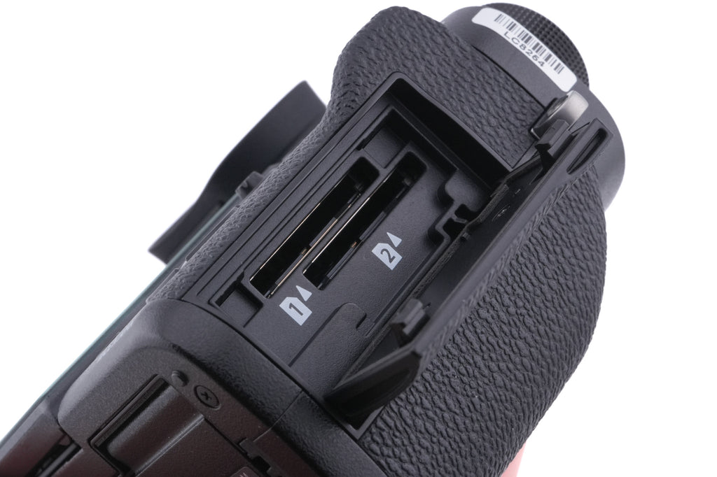 Fujifilm X-T2 + Fujifilm X-T2 Grip