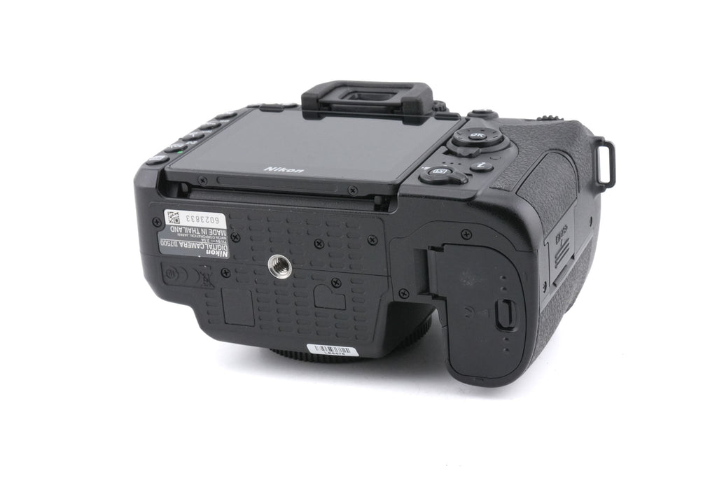 Nikon D7500
