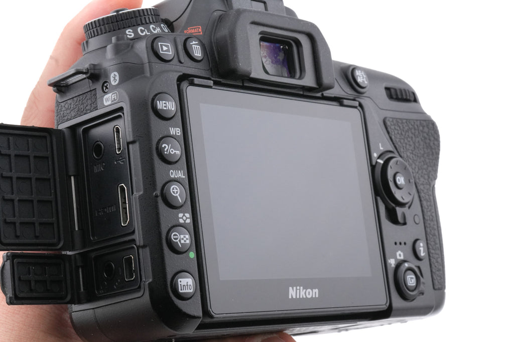 Nikon D7500