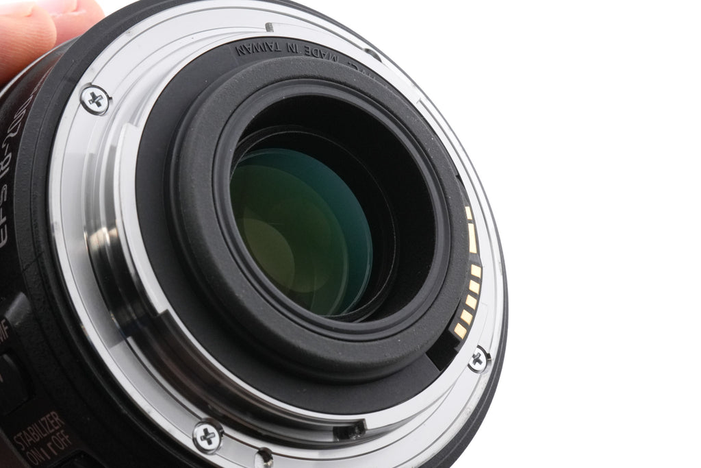 Canon 18-200mm f3.5-5.6 IS
