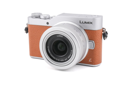 Panasonic Lumix DC-GX800 + 12-32mm f3.5-5.6 G Vario ASPH. Mega O.I.S. (H-FS12032)