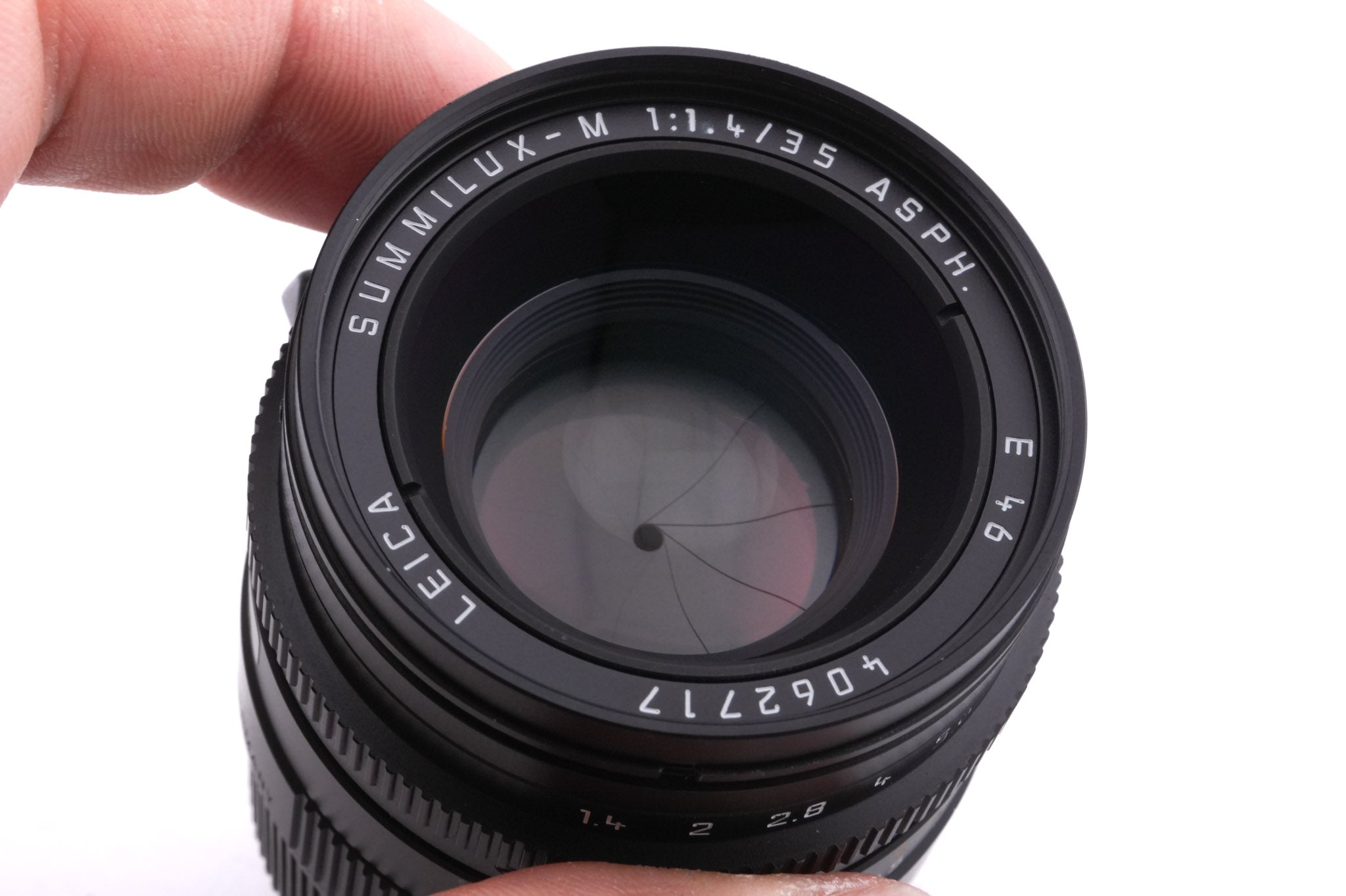 Leica 35mm f1.4 Summilux-M ASPH. (Type II) (Black, 11874) + Lens Hood (28mm f2 / 35mm f1.4) (12589)