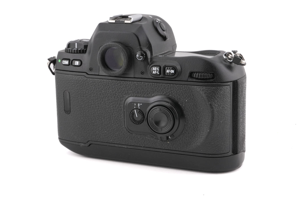Nikon F100
