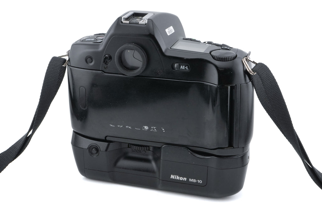 Nikon F90X + MB-10 Battery Pack