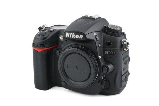 Nikon D7000 - Camera