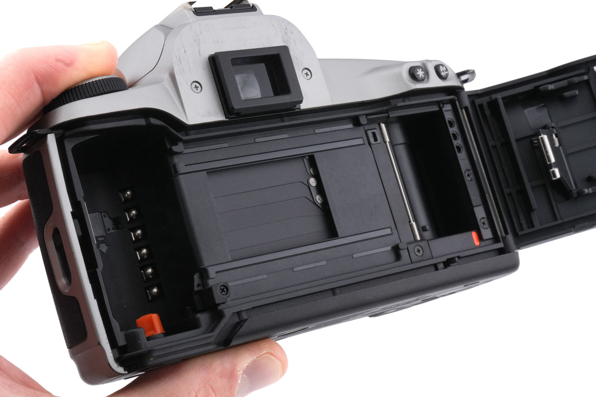 Canon EOS 500N + 28-90mm f4-5.6 III