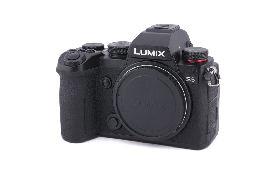 Panasonic Lumix DC-S5