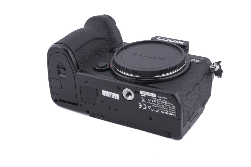 Panasonic Lumix DC-S5