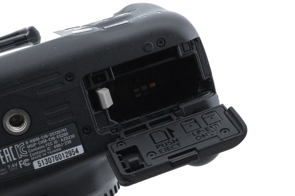 Canon EOS 2000D
