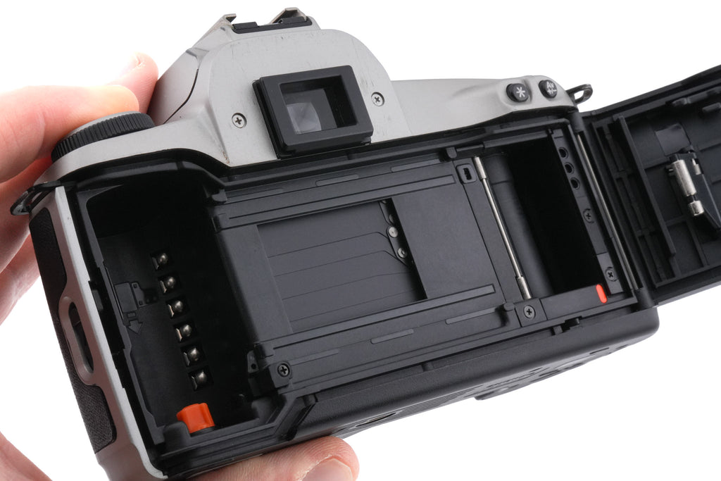 Canon EOS 500N + 28-80mm f3.5-5.6 IV USM