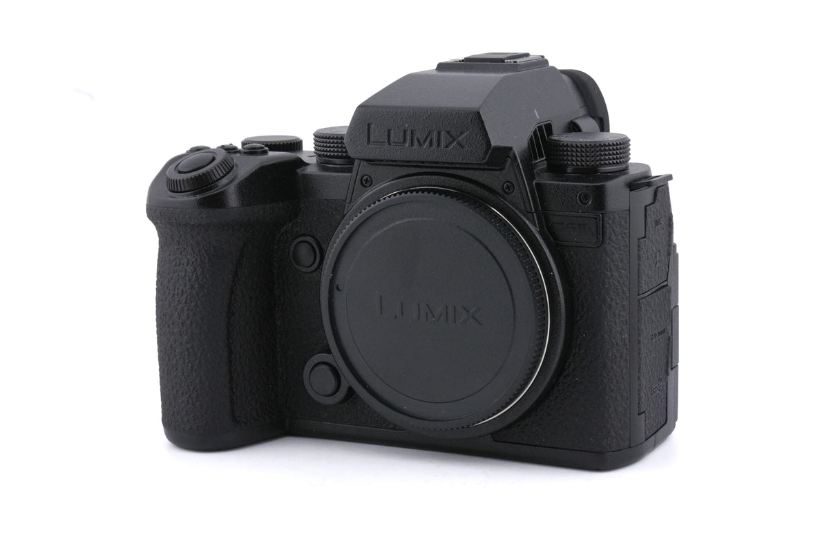 Panasonic Lumix DC-S5 IIX