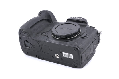 Panasonic Lumix DC-GH5