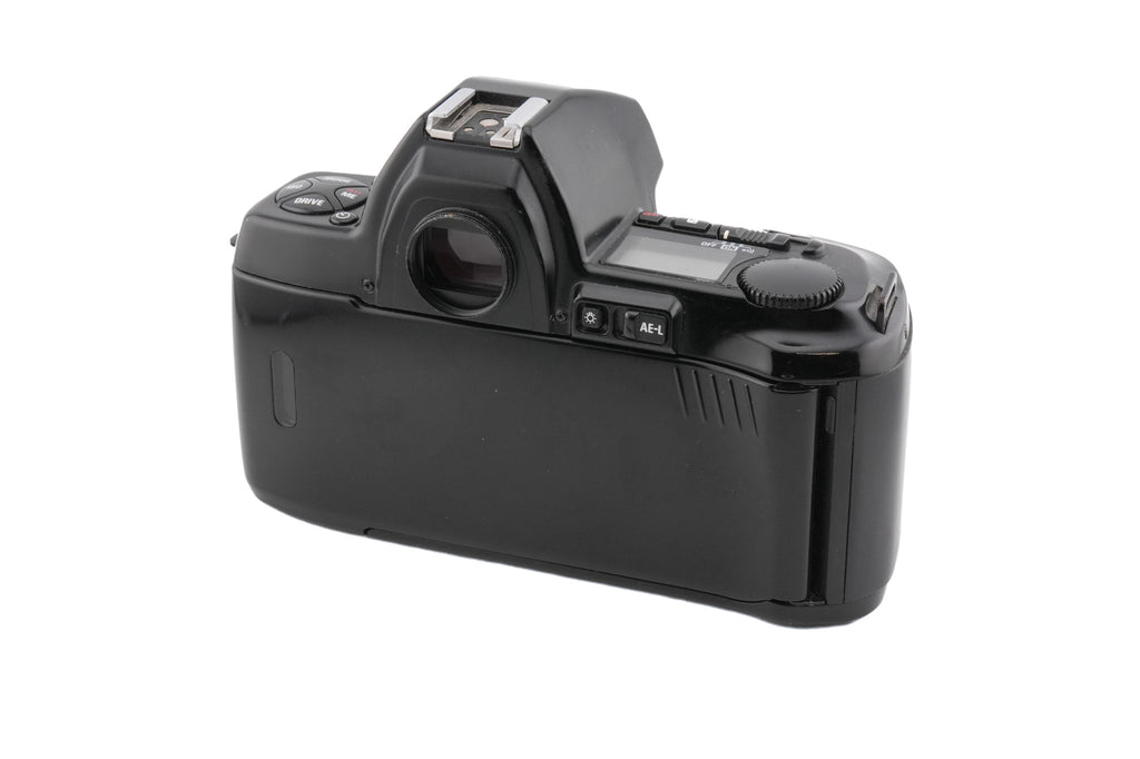 Nikon N8008