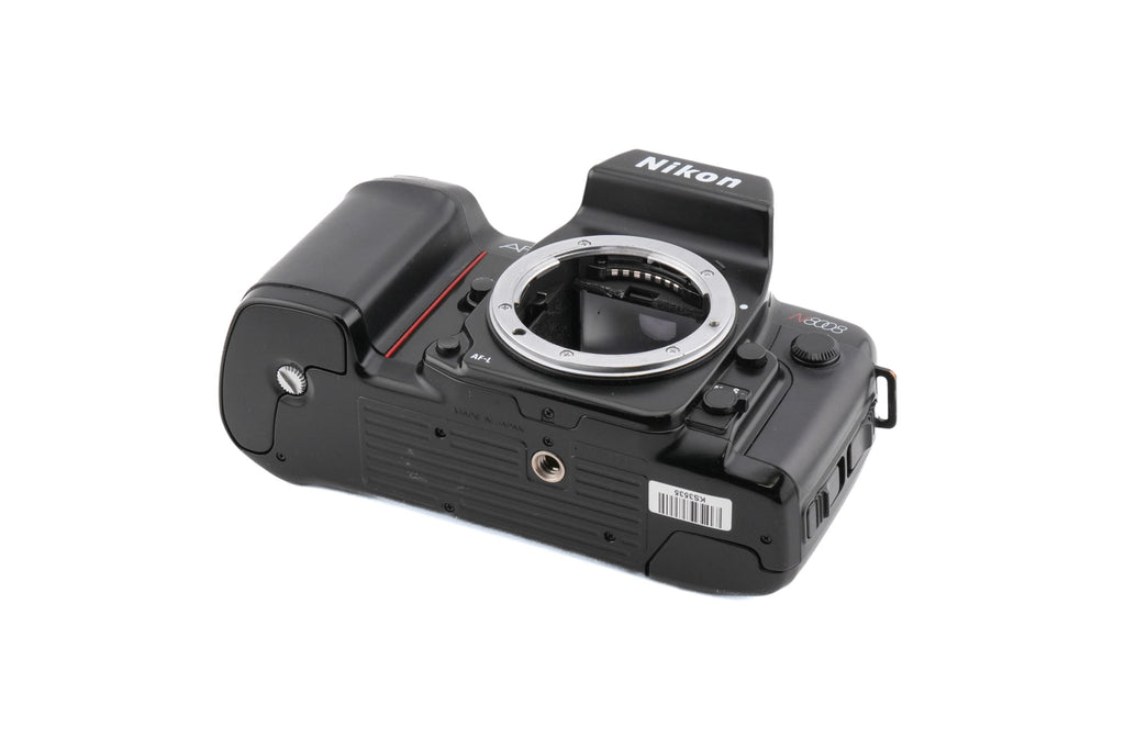 Nikon N8008