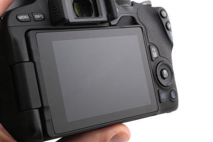 Canon EOS 200D