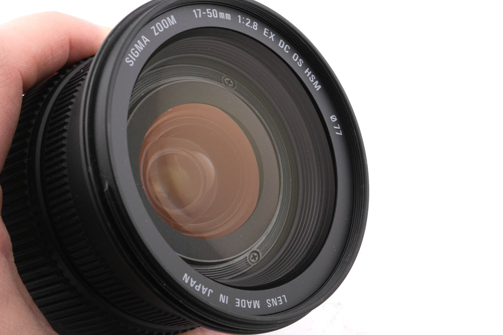 Sigma 17-50mm f2.8 EX DC HSM