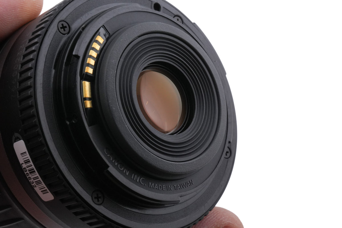 Canon EOS 500D + 18-55mm f3.5-5.6 II